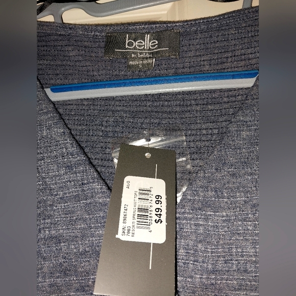 NWT Short sleeved button down top - Picture 3 of 4